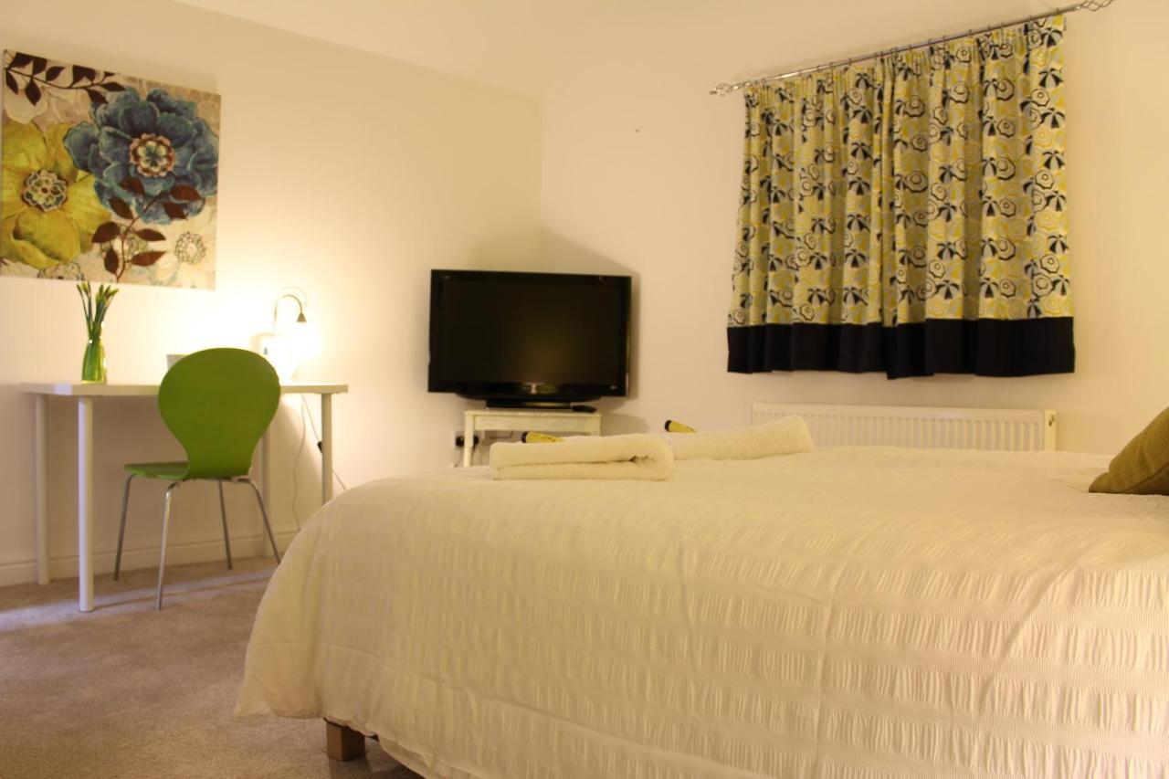 The Lodge B&B @ Cannock Chase מראה חיצוני תמונה