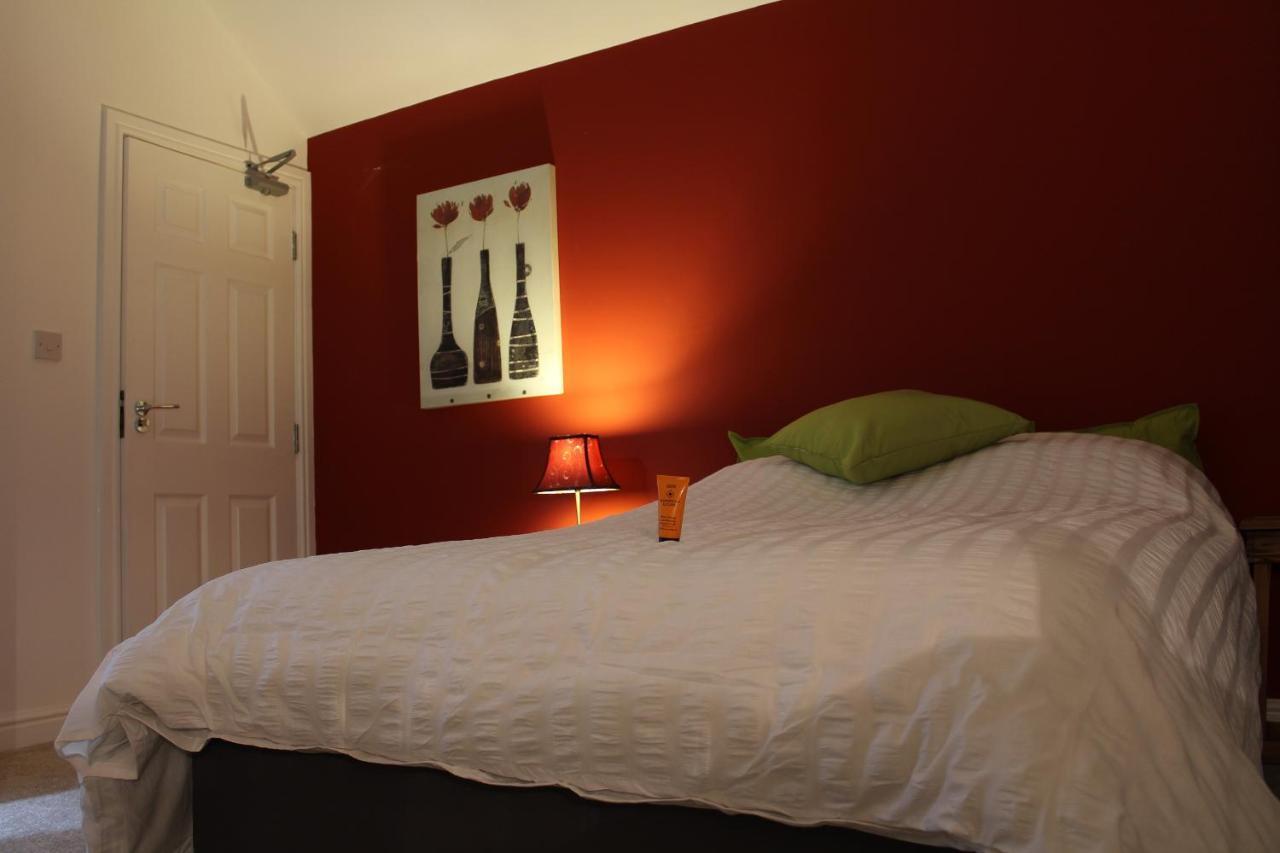 The Lodge B&B @ Cannock Chase מראה חיצוני תמונה